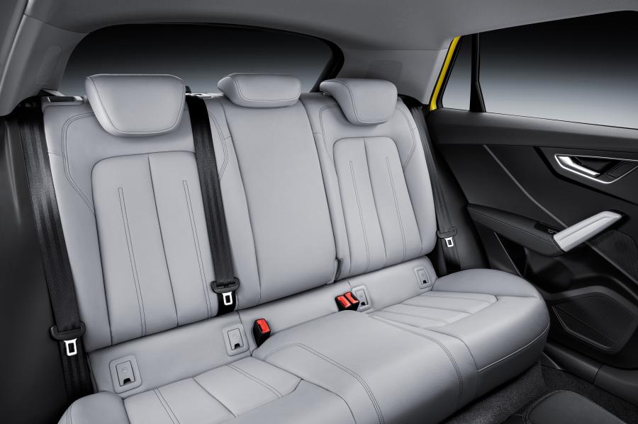 Интерьер Audi Q2 TDI Quattro Design 2016 года  (WW) (фото 32 из 63)